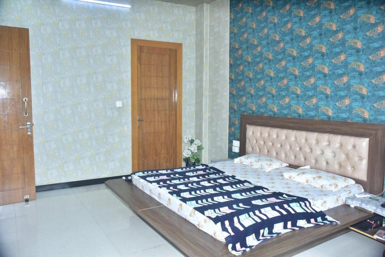 Shreshth Home Stay - Best Family Accommodation - 3Km From Har Ki Pauri, Haridwar, Uttarakhand Exteriér fotografie