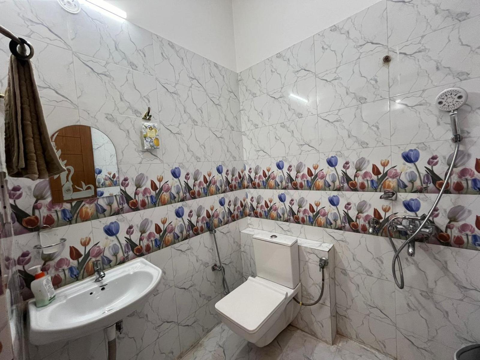 Shreshth Home Stay - Best Family Accommodation - 3Km From Har Ki Pauri, Haridwar, Uttarakhand Exteriér fotografie