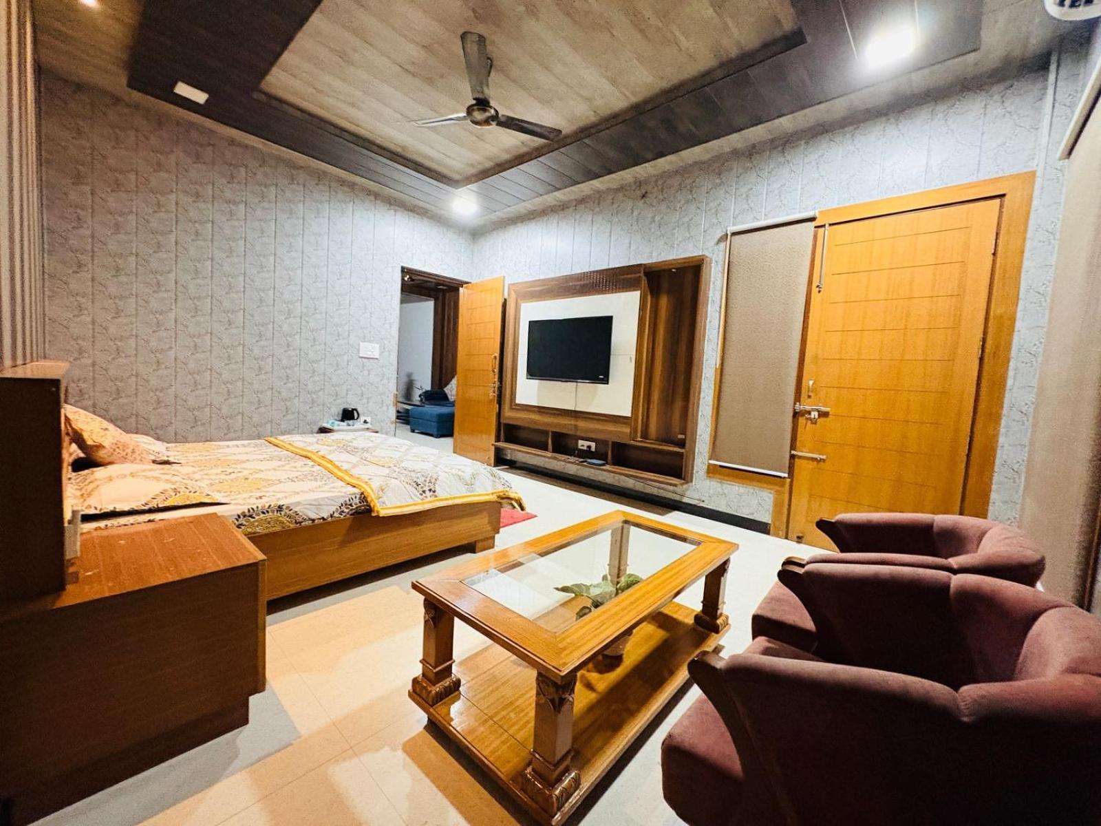 Shreshth Home Stay - Best Family Accommodation - 3Km From Har Ki Pauri, Haridwar, Uttarakhand Exteriér fotografie